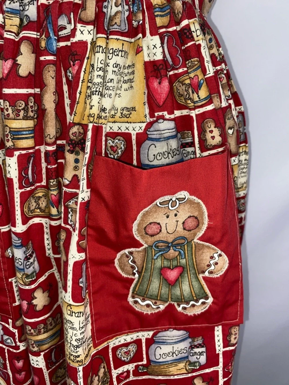Vintage Dianna Marcum Grandmas Gingerbread Holiday Baking Apron Red Cotton